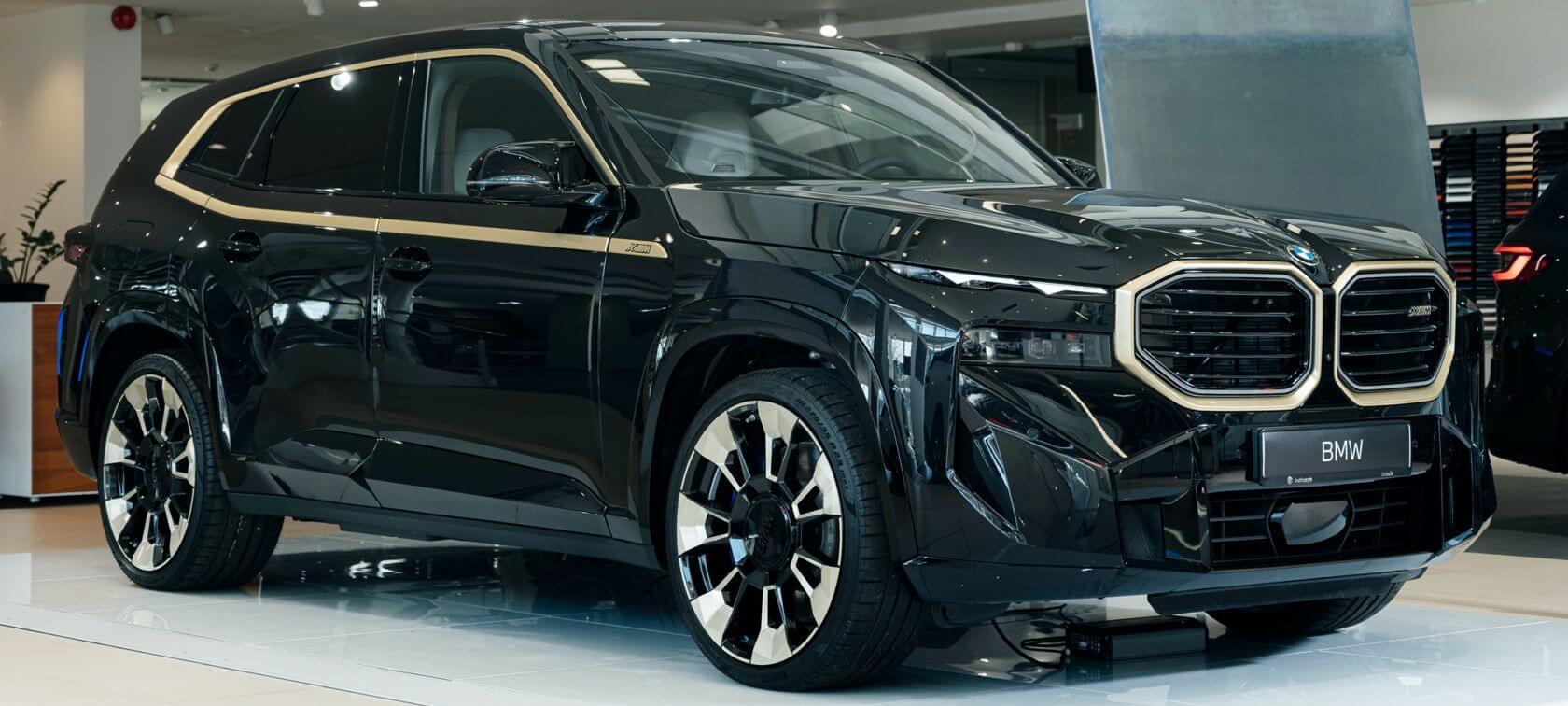 BMW jubilejas izdevums XM ir pieejams apskatei Latvijā BMW jubilejas izdevums XM ir pieejams apskatei Latvijā