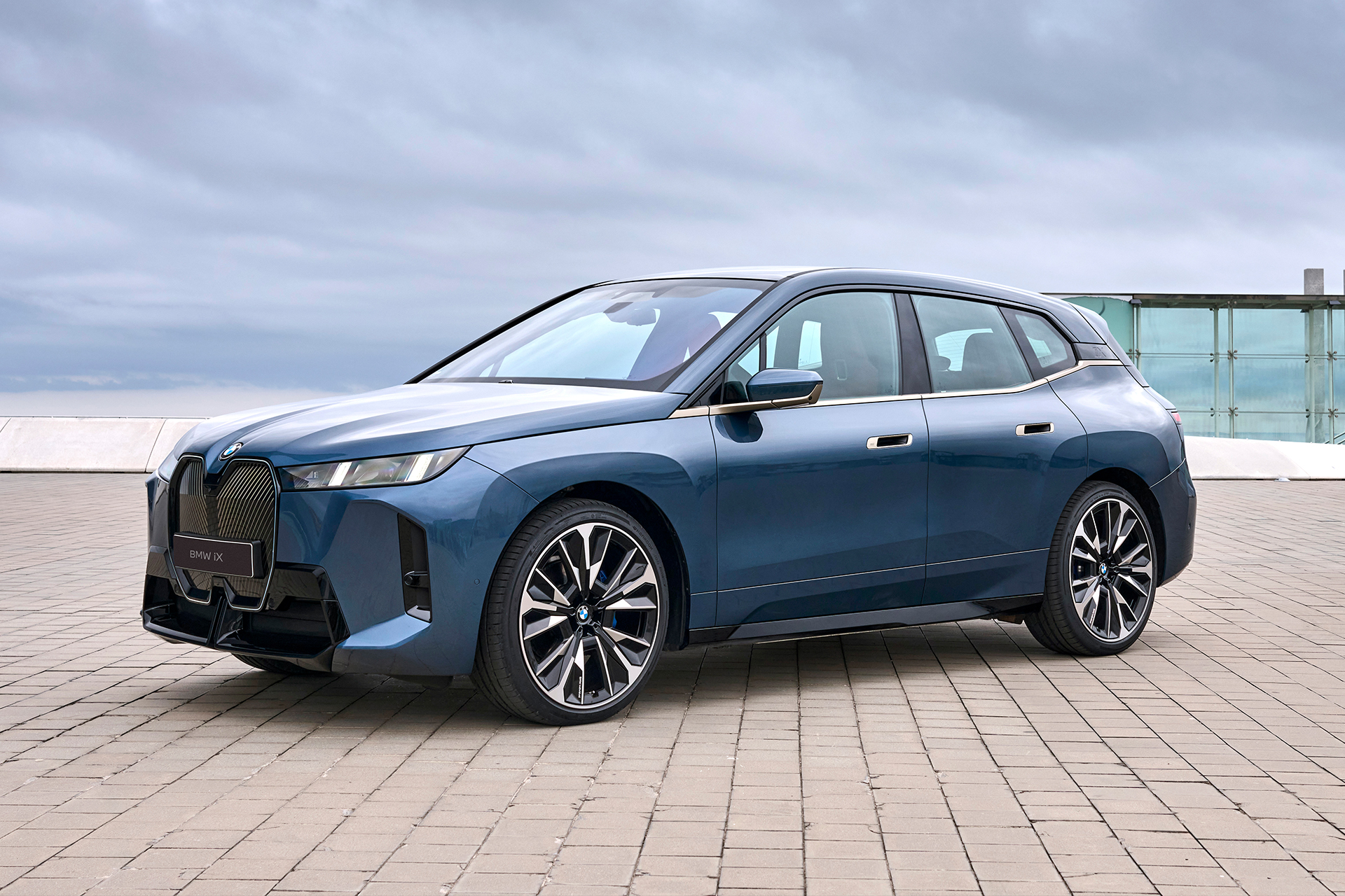 BMW iX xDrive45
