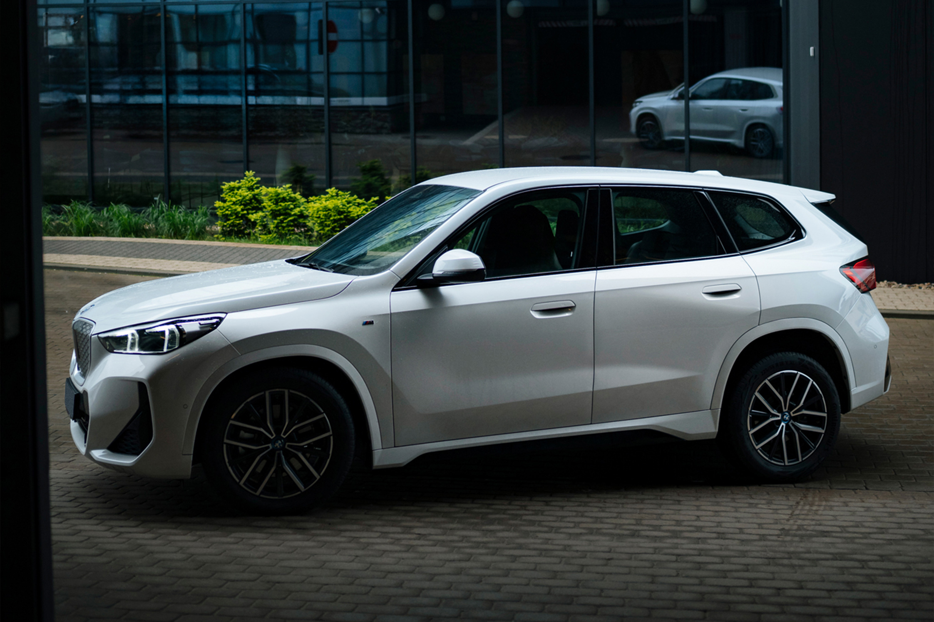 BMW iX1 30e