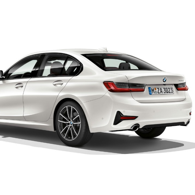 BMW 3. sērijas Sedan, Sport Line modeļa aizmugure BMW 3. sērijas Sedan ar Sport Line modeļa iespējām trīs ceturtdaļu aizmugures skats.