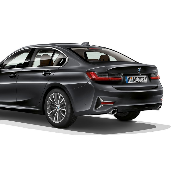 BMW 3. sērijas Sedan, Luxury Line modeļa aizmugure BMW 3. sērijas Sedan ar Luxury Line modeļa iespējām trīs ceturtdaļu aizmugures skats.