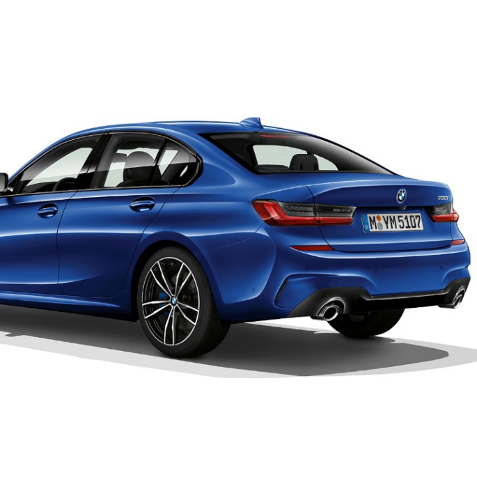 BMW 3. sērijas Sedan, M Sport modeļa aizmugure BMW 3. sērijas Sedan ar M Sport modeļa iespējām trīs ceturtdaļu aizmugures skats.
