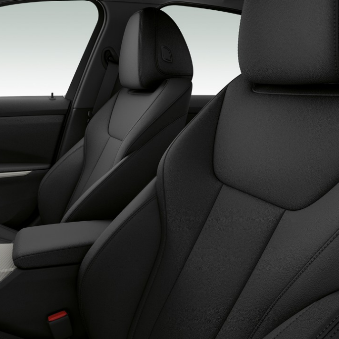 BMW 3. sērijas Sedan, Advantage modeļa priekšējie sēdekļi BMW 3. sērijas Sedan ar Advantage modeļa iespējām priekšējo sēdekļu tuvplāns no sāna.