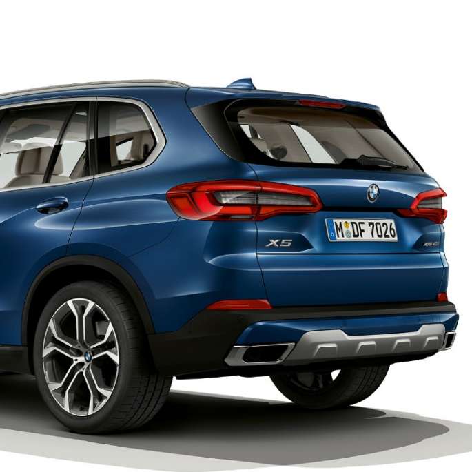 xLine modelis, BMW X5 xDrive40i, G05, 2018, metāliska Phytonic Blue krāsa, trīs ceturtdaļu priekšpuses skats