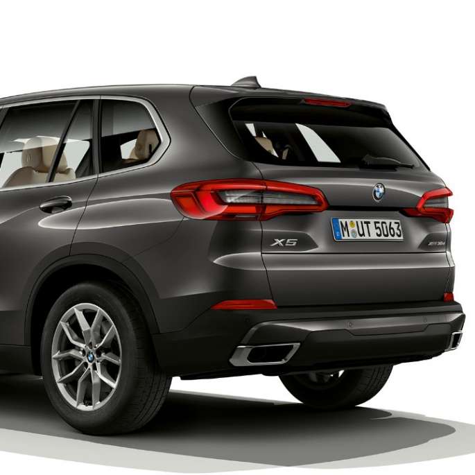 Pamata modelis, BMW X5 xDrive30d, G05, 2018, metāliska Sophisto Grey krāsa ar mirdzuma efektu, trīs ceturtdaļu aizmugures skats